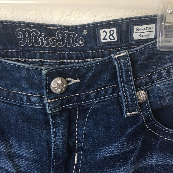 Miss Me | Fleur-de-lis Skinny Jeans - Picture 4 of 6